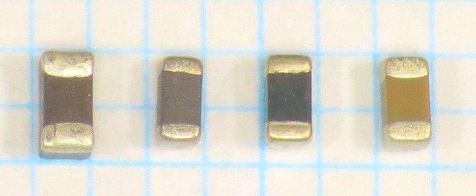 色合いもさほど変化がありません。左から、コイル、サーミスタ、バリスタ、コンデンサです。